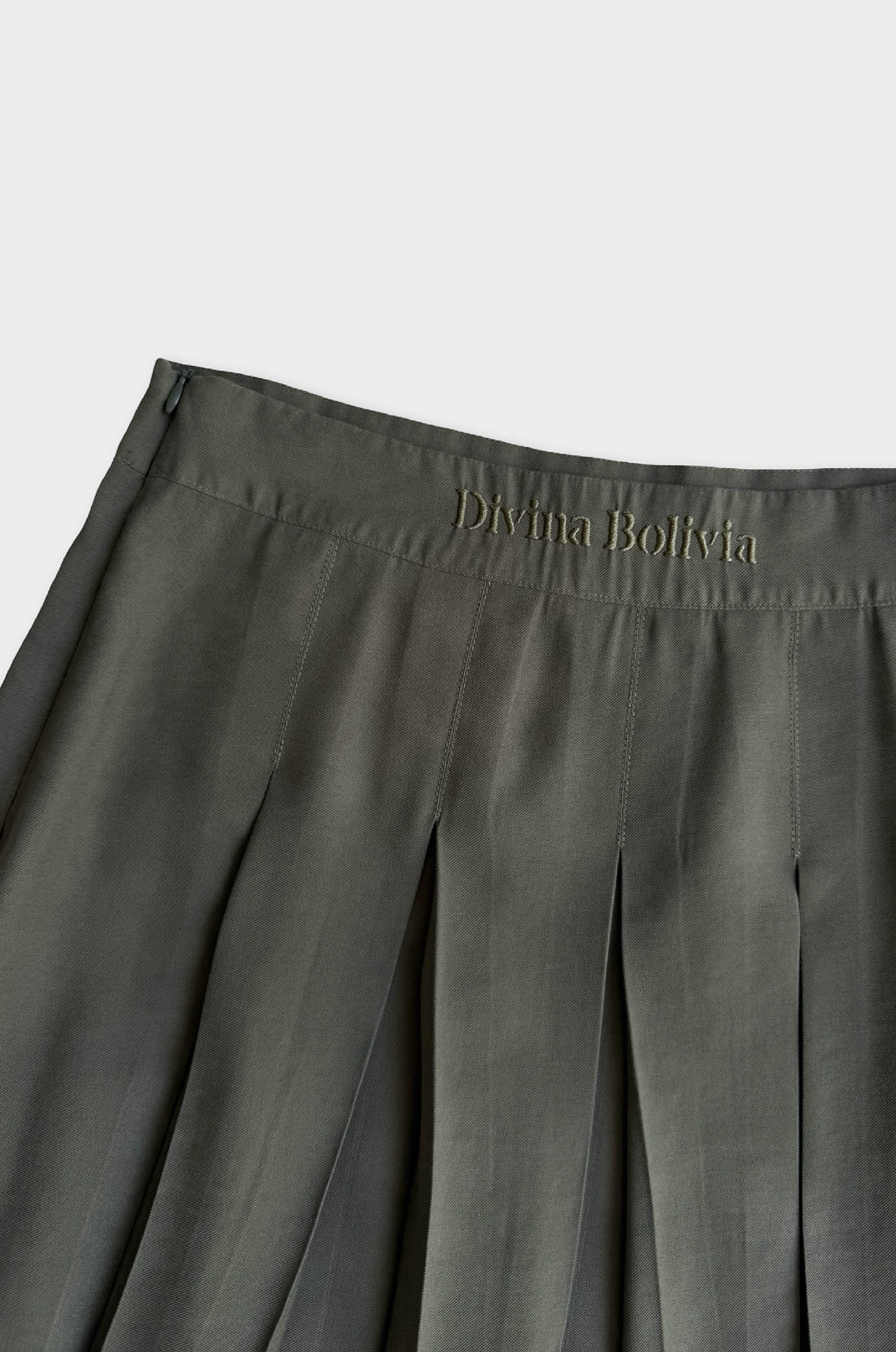 DS2682003-10 - FALDA NINA